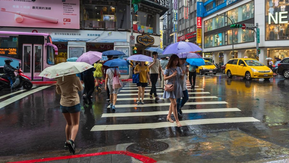 下雨鞋子濕掉怎麼辦?專家推「1招」快速乾燥不變形,千萬別用吹風機 下雨鞋子濕掉怎麼辦?專家推「1招」快速乾燥不變形,千萬別用吹風機
