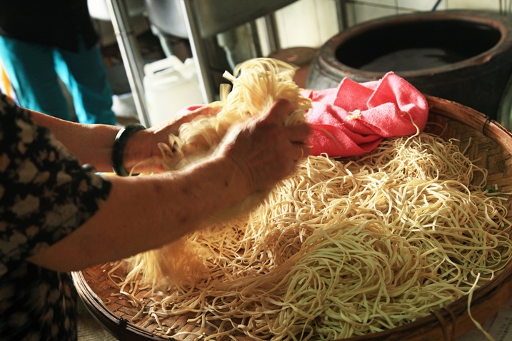 飲食作家王浩一：台灣第一碗川味牛肉麵在高雄