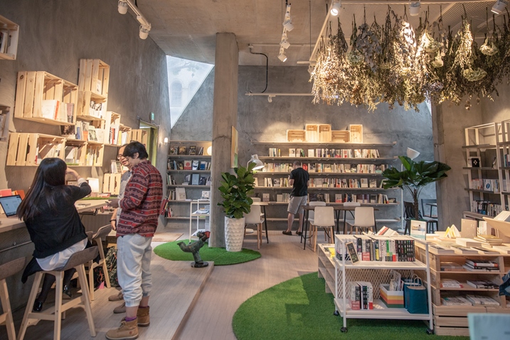 這家隱身市區的書店像住著仙女的仙境