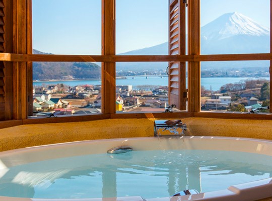 圖四：來訪「La Vista Fuji Kawaguchiko」，房間中就能遙望河口湖對岸遼闊的富士山絕景。.jpg