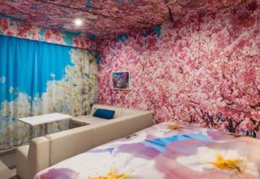 日本藝術旅店正夯！蜷川實花設計的「花房」你住過嗎？