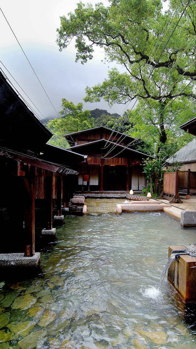 這9處溫泉免費泡！日式公園四大名泉、「燒水溝」美人湯、四重溪溫泉