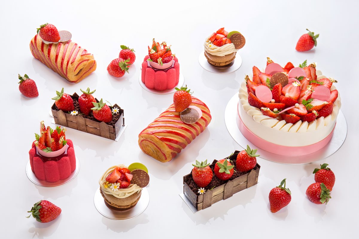 全球限定台灣才有！超美型草莓千層蛋糕排隊搶購