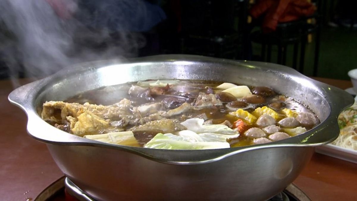  CP值超高！點薑母鴨  雞油拌飯、麵線免費吃到飽