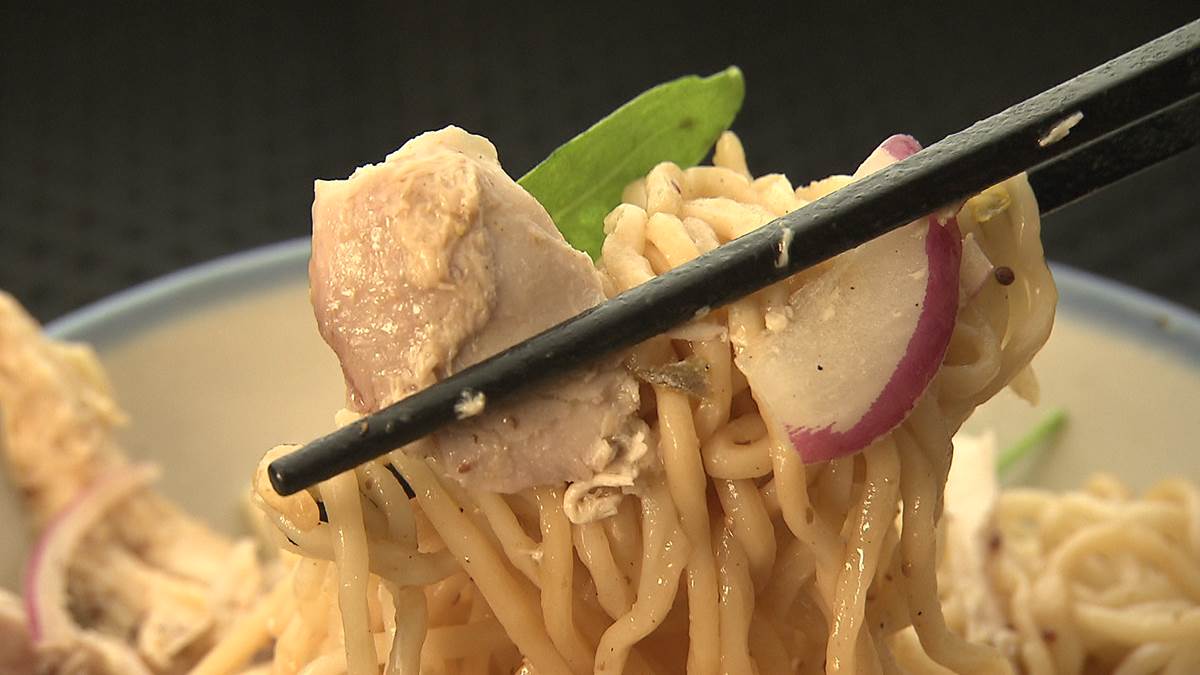 這家麵店用了高檔法國料理手法  蛤蠣豆漿湯麵好驚喜