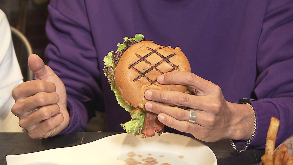 超視覺系超創意  漢堡裡加爆米花你沒想到吧