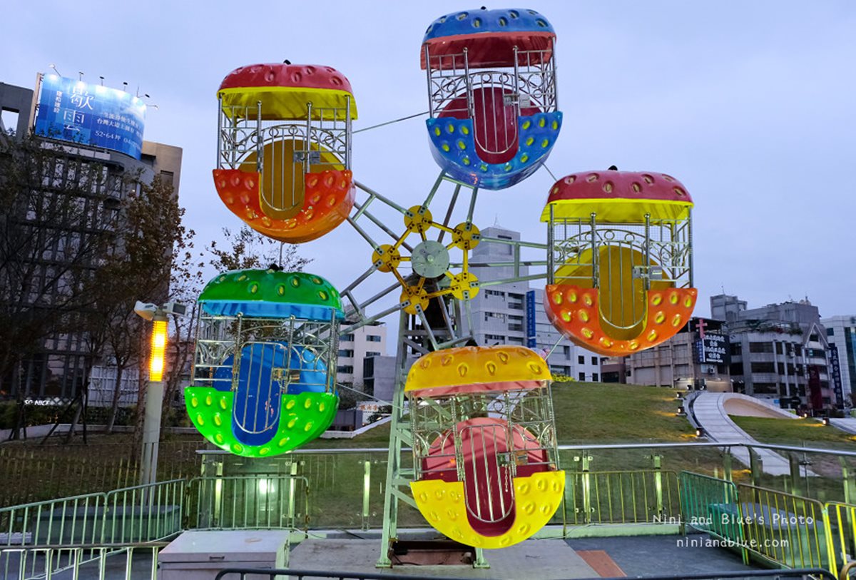 把星光遊樂園搬進城市  台中草悟道愈夜愈美麗