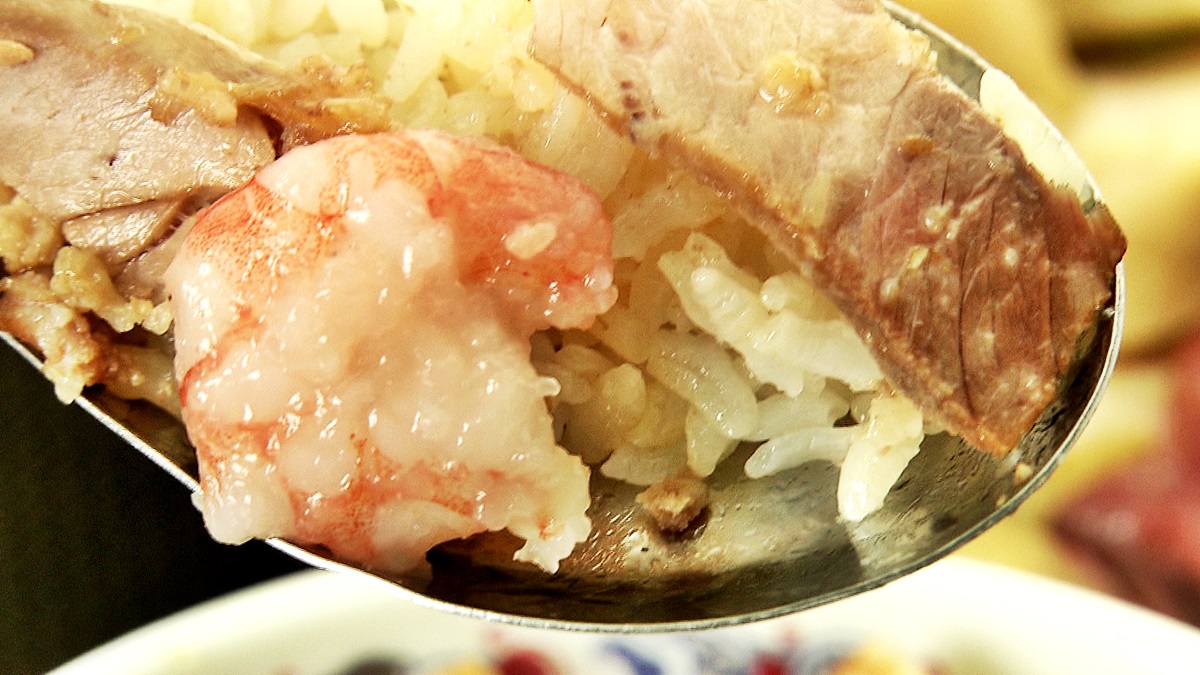 肉片滷肉飯搭滿桌小菜 南部超經典早餐 