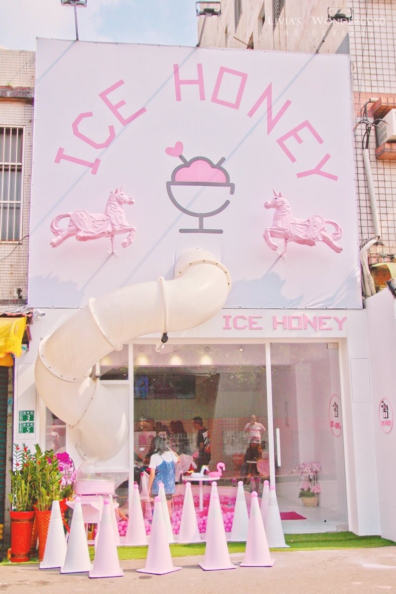 【新開店】桃園出現「超夢幻甜點店」！２層樓粉紅溜滑梯、人魚雪花冰、旋轉木馬超浮誇