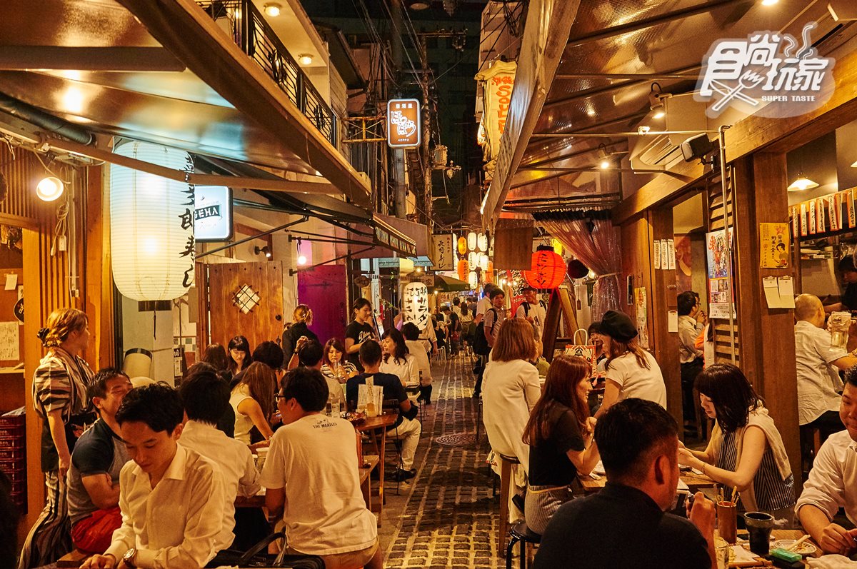 京阪必玩「大人氣」9景點：日本最高透明摩天輪、商場7公尺高大書牆、神祕小巷居酒屋