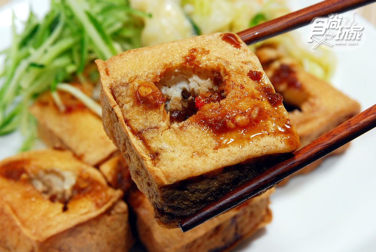 台中「好吃密集度最高」的夜市小吃：魷魚嘴麵線、麥芽糖滷味、甘蔗加牛奶