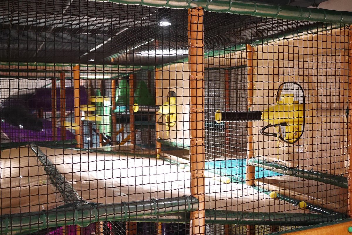 民宿就是遊樂園！全台最好玩10間親子旅宿！巨型扭蛋機、透明溜滑梯、躲貓貓迷宮