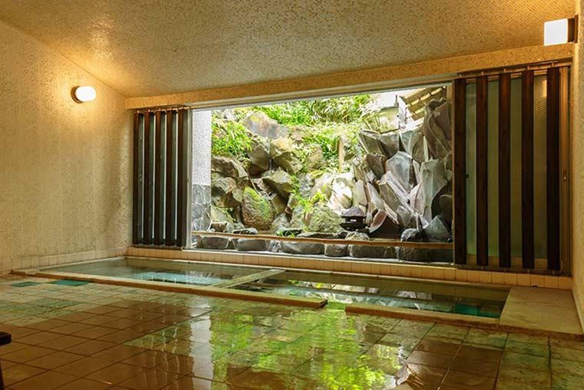 日本旅遊網站精選5大「美肌之湯」 第5家有8種不同浴池可泡
