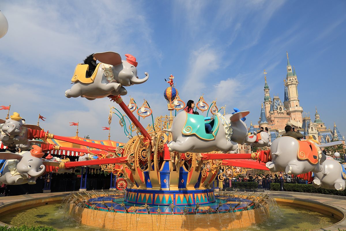 暑假推薦：東亞4城市「親子主題樂園」玩超嗨！狂飆創極速光輪、愛麗絲夢遊仙境迷宮、大膽專用直立滑水道