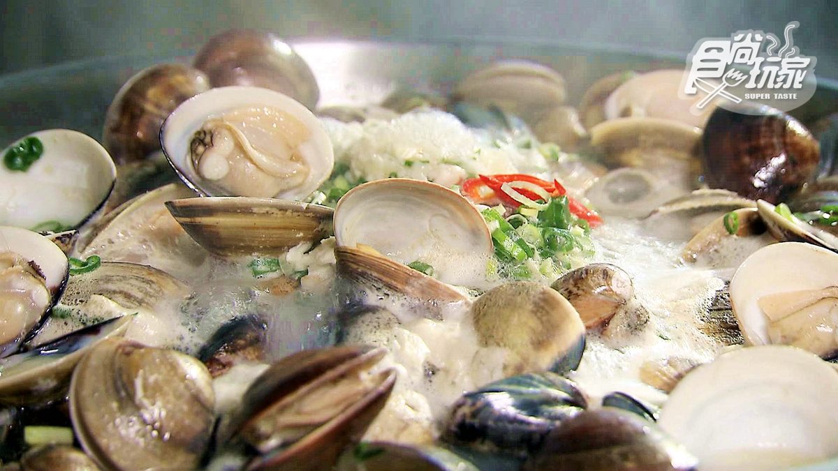 光湯底就送你88顆蛤蜊 台灣也有澳門卜卜鍋 數了不到免費重做歡迎驗貨！