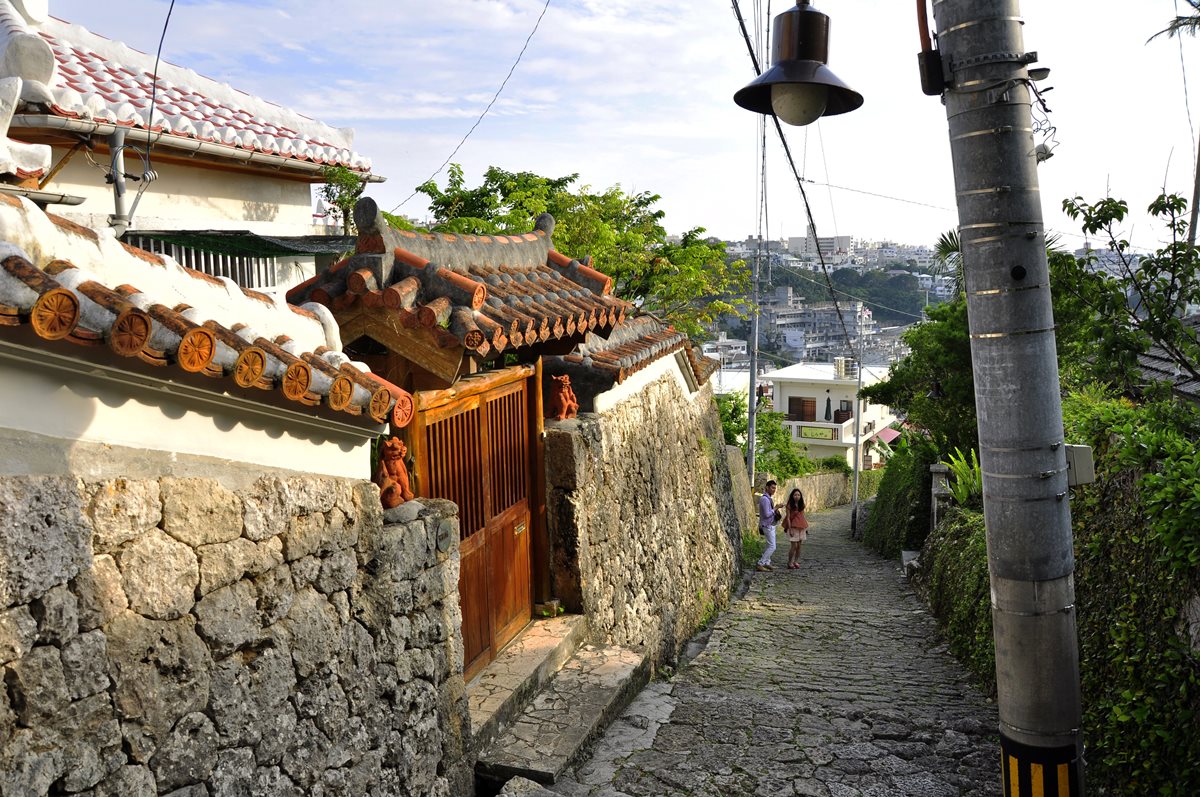 鎖定「沖繩南部」自駕玩CP值最高7景點：500年國王古道、日本最多鐘乳石洞、吹玻璃體驗