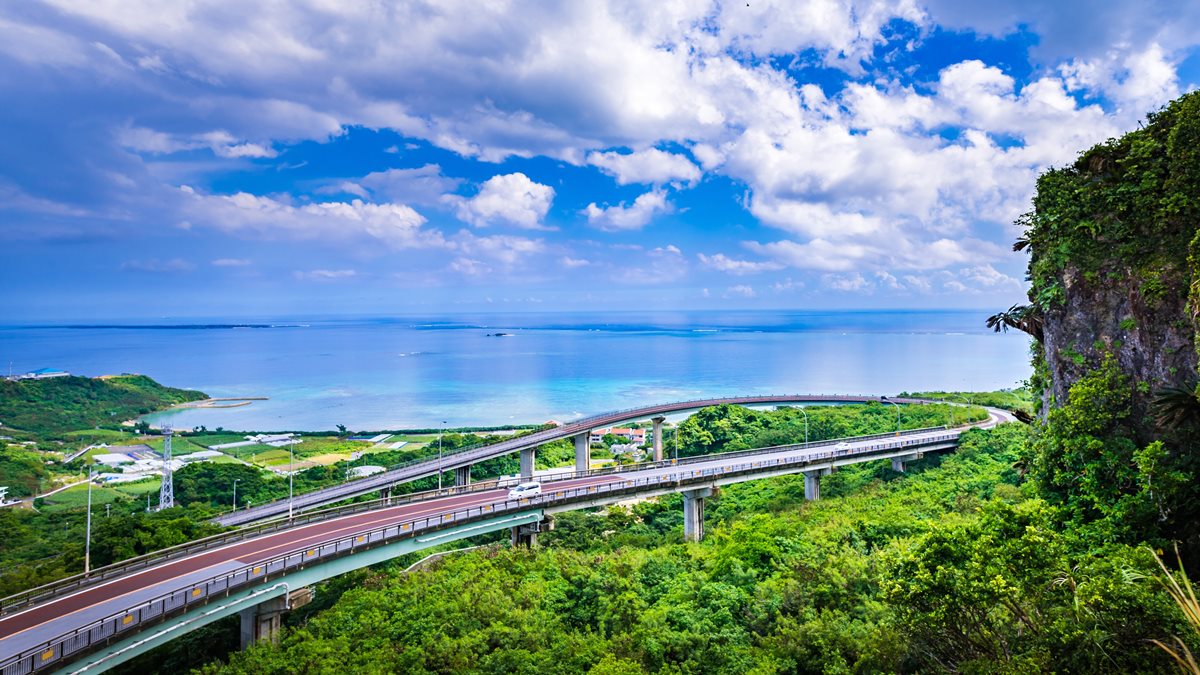 鎖定「沖繩南部」自駕玩CP值最高7景點：500年國王古道、日本最多鐘乳石洞、吹玻璃體驗