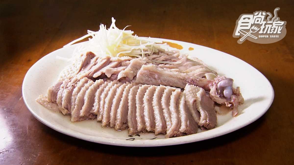 人氣百元鵝肉餐廳  涼拌豬肝、油雞桶飯、海水吳郭魚 就點滿一桌吧！