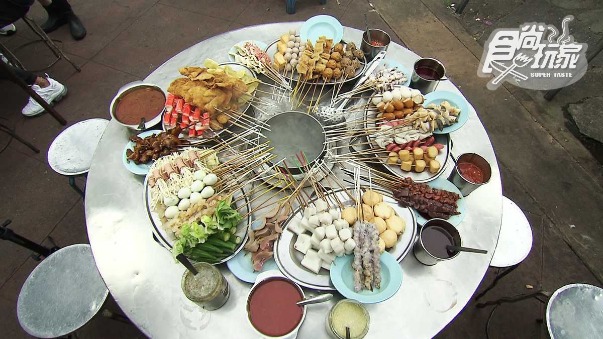 檳城必吃串串小火鍋「樂樂」 40種食材配8種醬料超威的