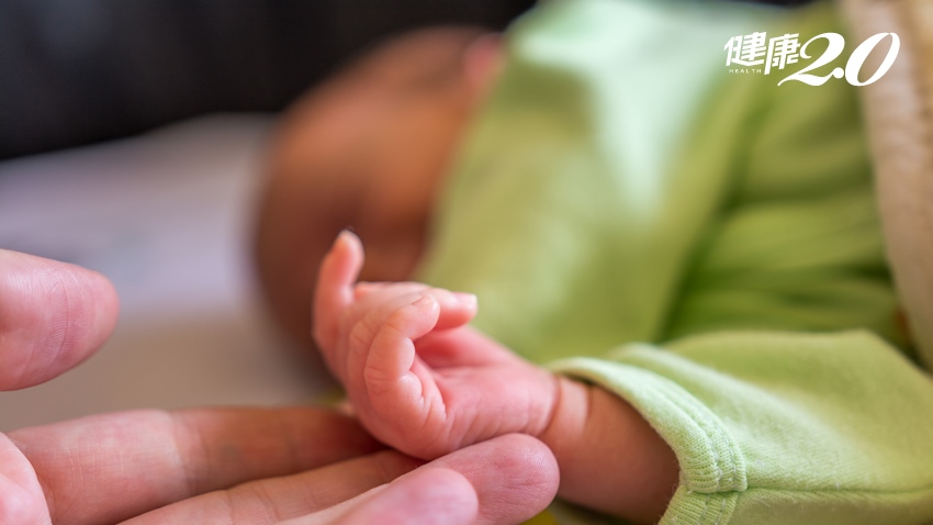 新生兒也會卵巢囊腫？雖罕見，治療後幸好不影響發育