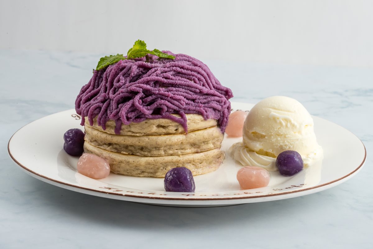  芋泥控衝一波！日本鬆餅推「紫薯芋泥」新口味，還有2款紫薯芋泥飲品！