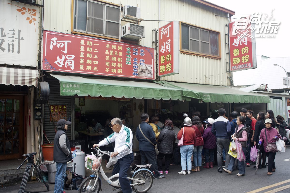 台南在地人也排隊的古早味早午餐！只賣鹹粥、滷麵、肉粽
