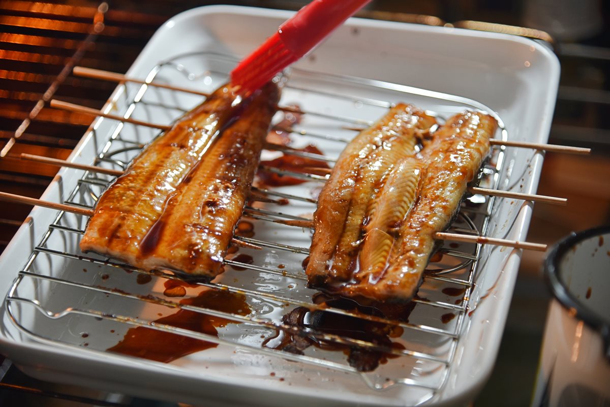 【食尚廚藝課】什麼季節吃饅魚才對？4個步驟教你做日本味「烤鰻魚便當」
