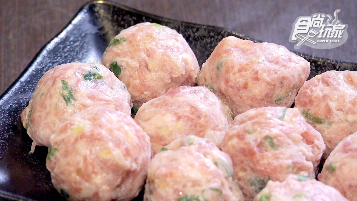 這家「麻辣鍋」高雄鄉親熱烈支持！中藥鍋底香辣卻不油 果凍鴨血免費加