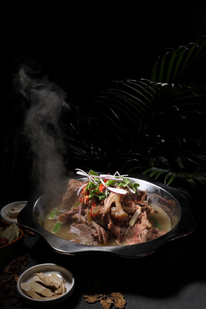 【新開店】火鍋控注意！北京古早味「羊蠍子鍋３吃」首登台！比羊肉爐還夠味 