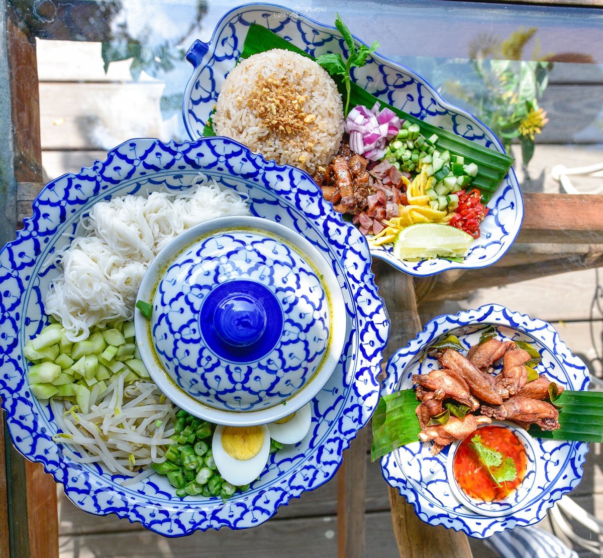 別再說「月亮蝦餅」是泰國菜！這3道「偽泰菜」你已經傻傻吃了很久
