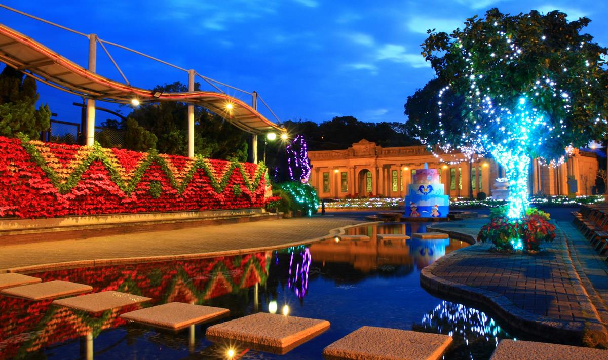 摩天輪+燈海花牆！台北夢幻「公館耶誕季」開幕當日免費入園！
