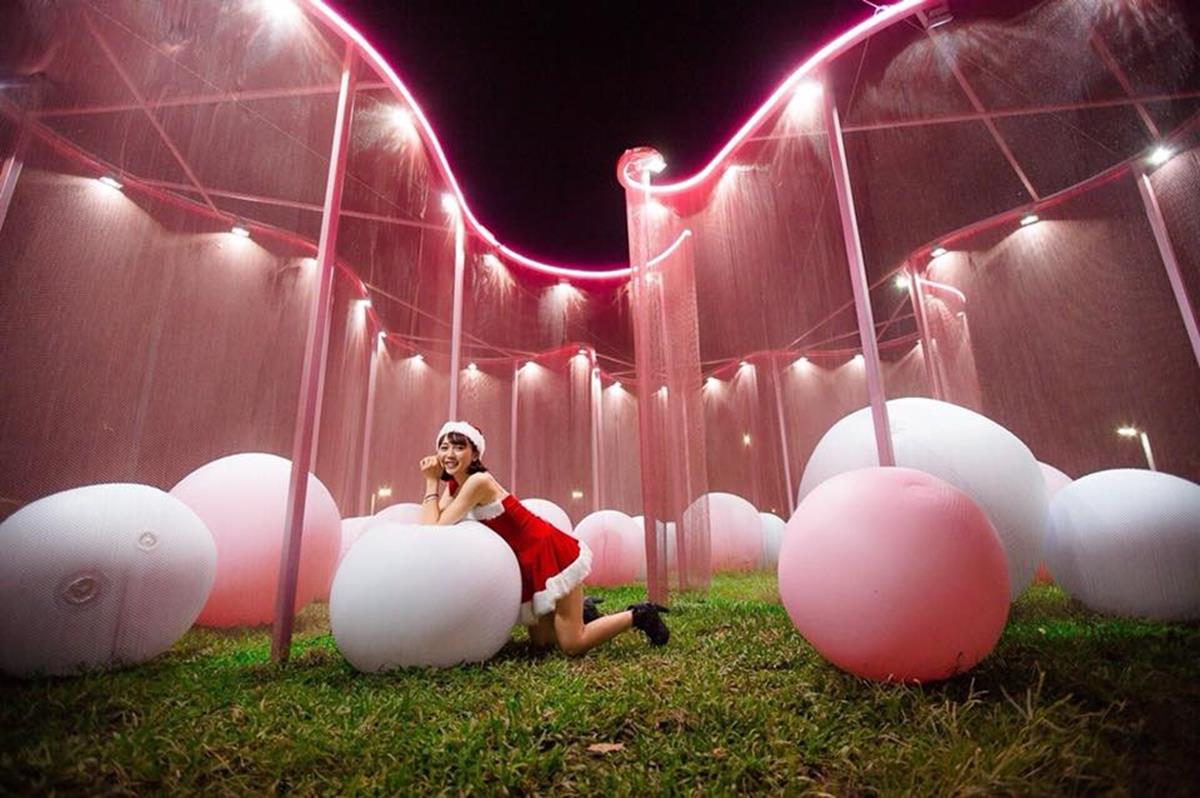 旋轉木馬+巨型球池！粉色浪漫「屏東耶誕節」變身熱門打卡點
