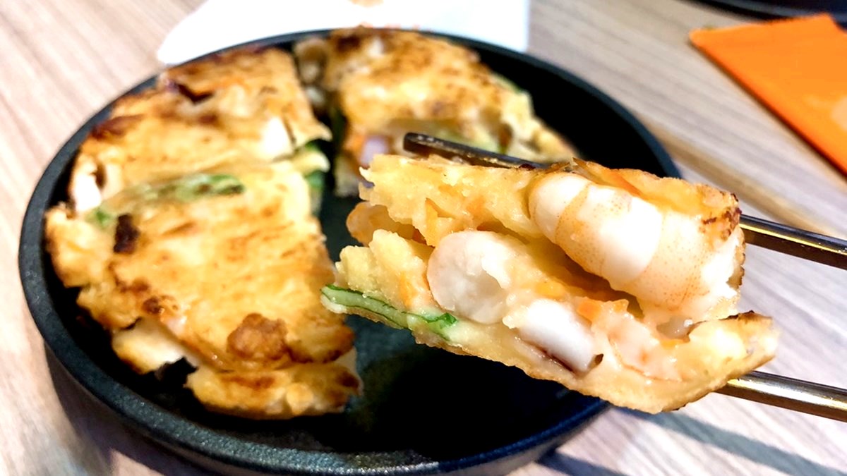 【新開店】超厚「海鮮煎餅」竟有2隻肥蝦！高CP韓式料理還推「特濃料多豆腐鍋」