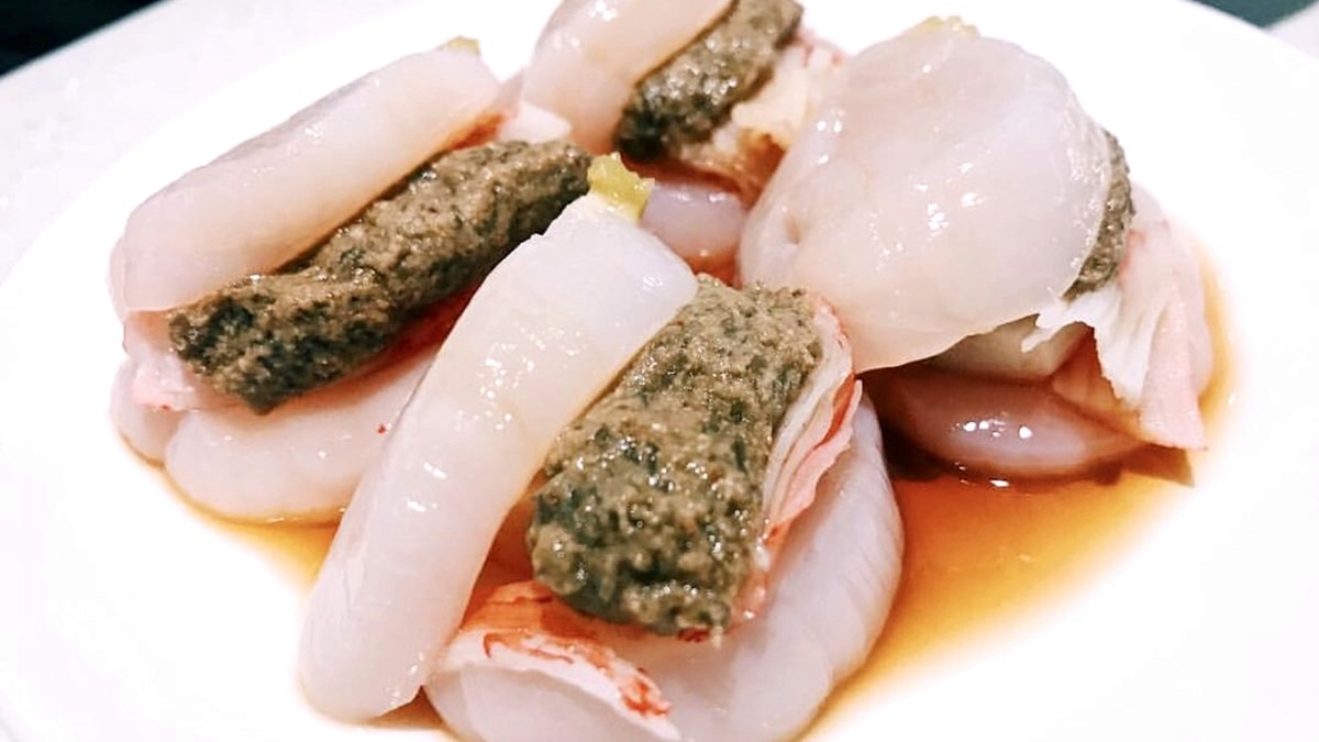 比50元還大！北海道干貝夾蟹膏配海膽 4種極致海味一口吃