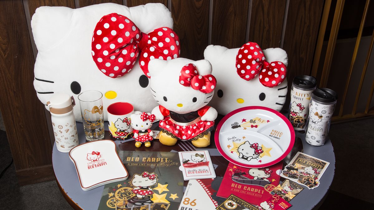 粉絲必買！「Hello Kitty」獨家福袋，每袋有10吋玩偶＋隨機周邊商品