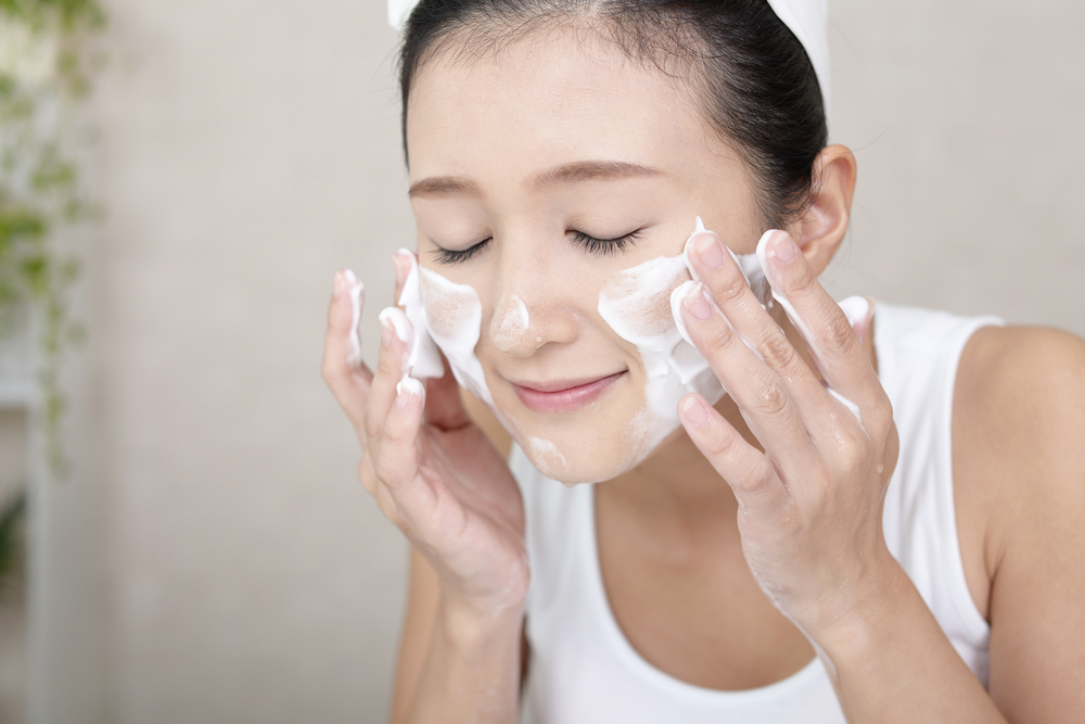 一個毛孔能塞40顆pm2﹒5！你的臉真的有洗乾淨嗎？皮膚科醫師教你「這樣判別洗淨力」