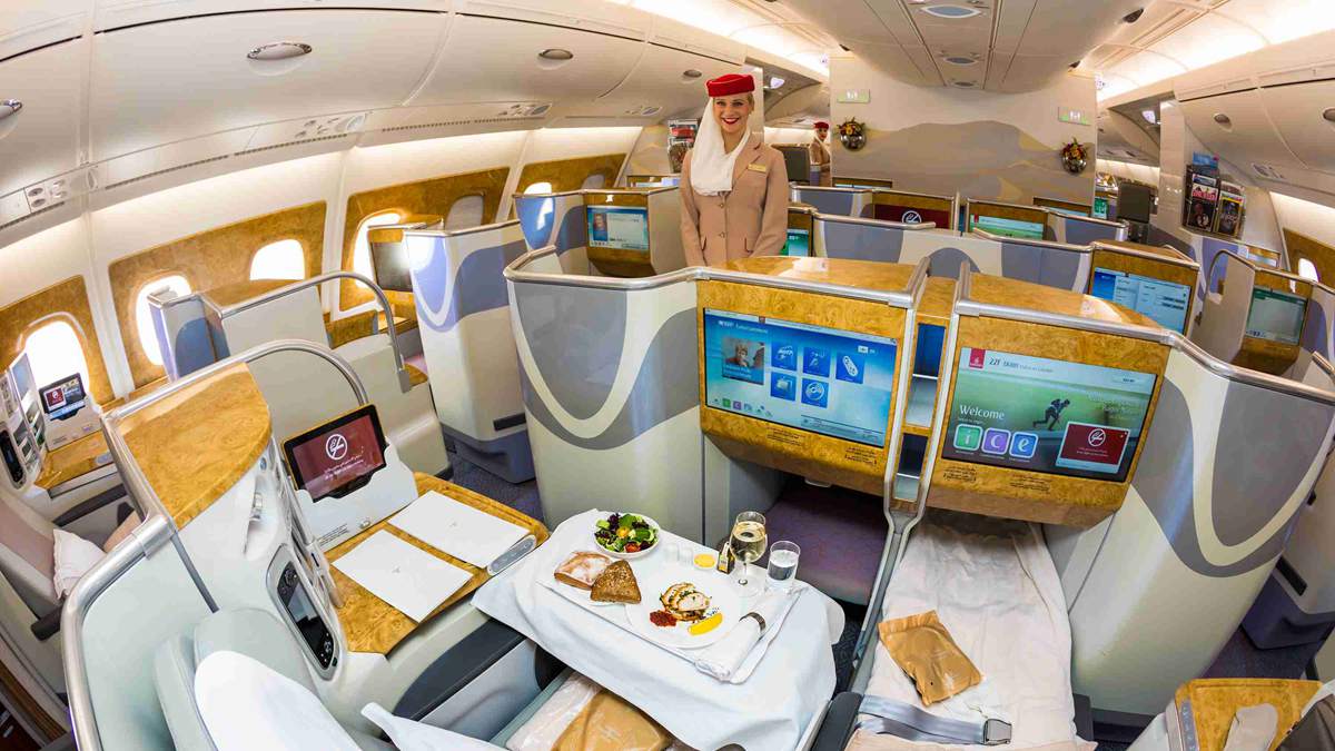 一生要爽一次！全球最奢華阿聯酋A380商務艙，餐酒任點，空姐幫你鋪床