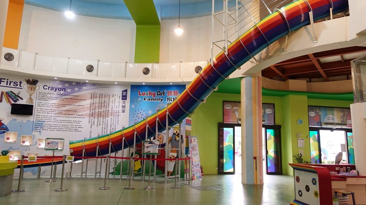 蠟筆城堡＋68公尺室內最高溜滑梯！ 又一個新點讓小孩發瘋了