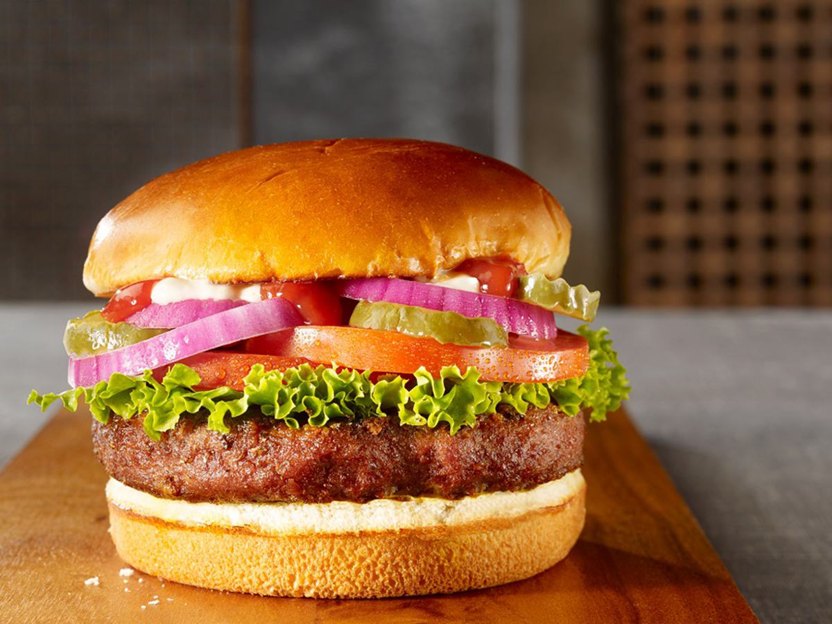 TGI FRIDAYS未來肉鮮蔬農夫漢堡，蔬食、素食新選擇