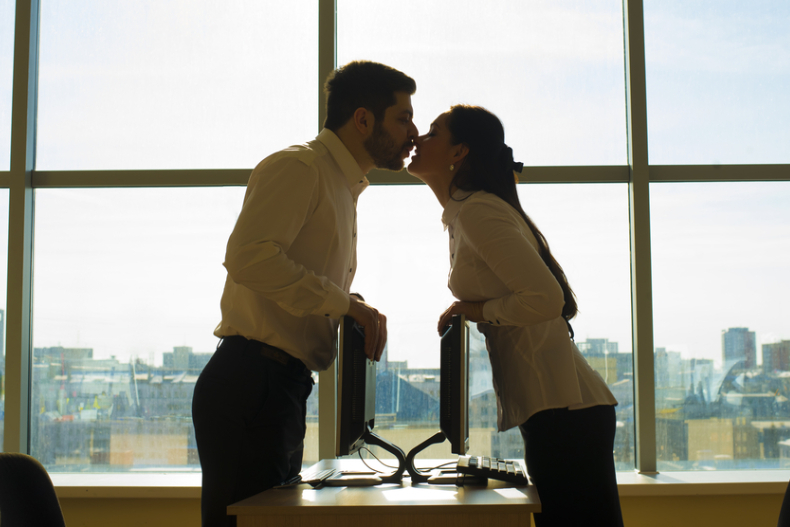 職場新鮮人必看！關於辦公室戀情，這9個守則請務必乖乖遵守