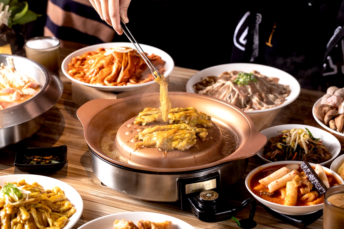 老闆超佛心！韓式「銅盤」烤肉吃到飽399起，2人同行還送部隊鍋