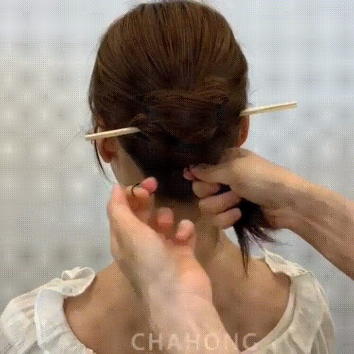 用「一根筷子」就能綁出美美低丸子頭！超簡單不照鏡子也會綁