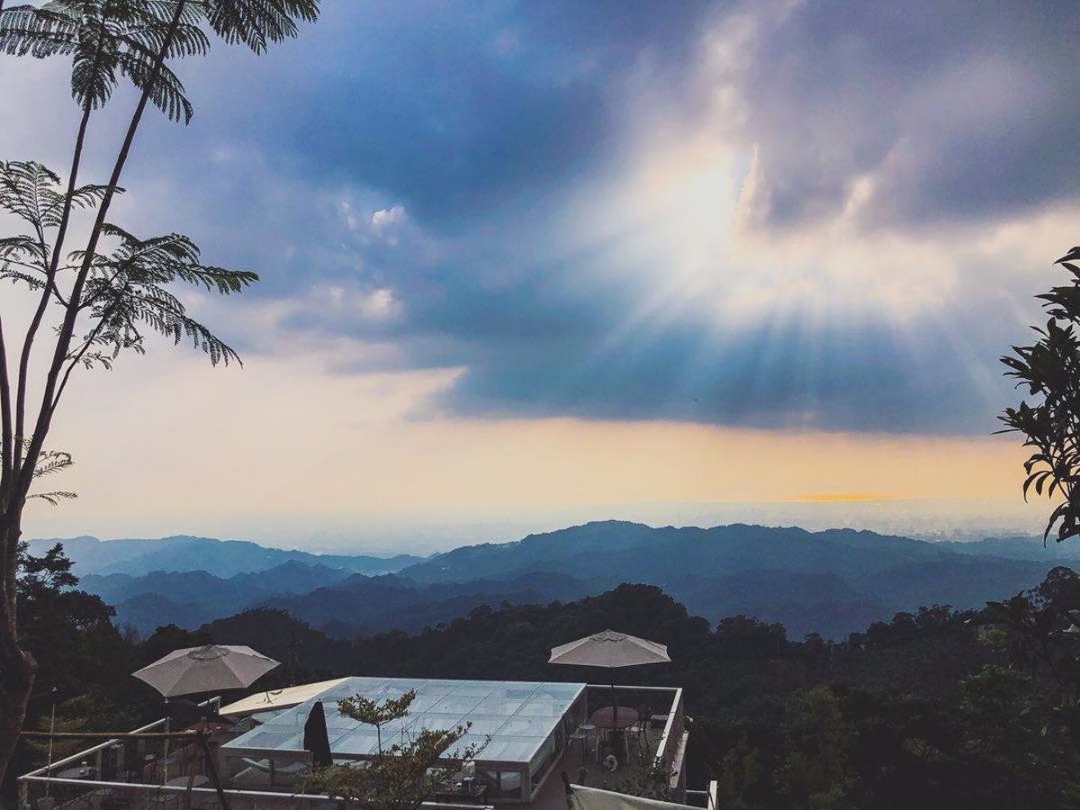 世界奇景「天空之鏡」台灣拍得到！台中森林祕境餐廳這裡拍