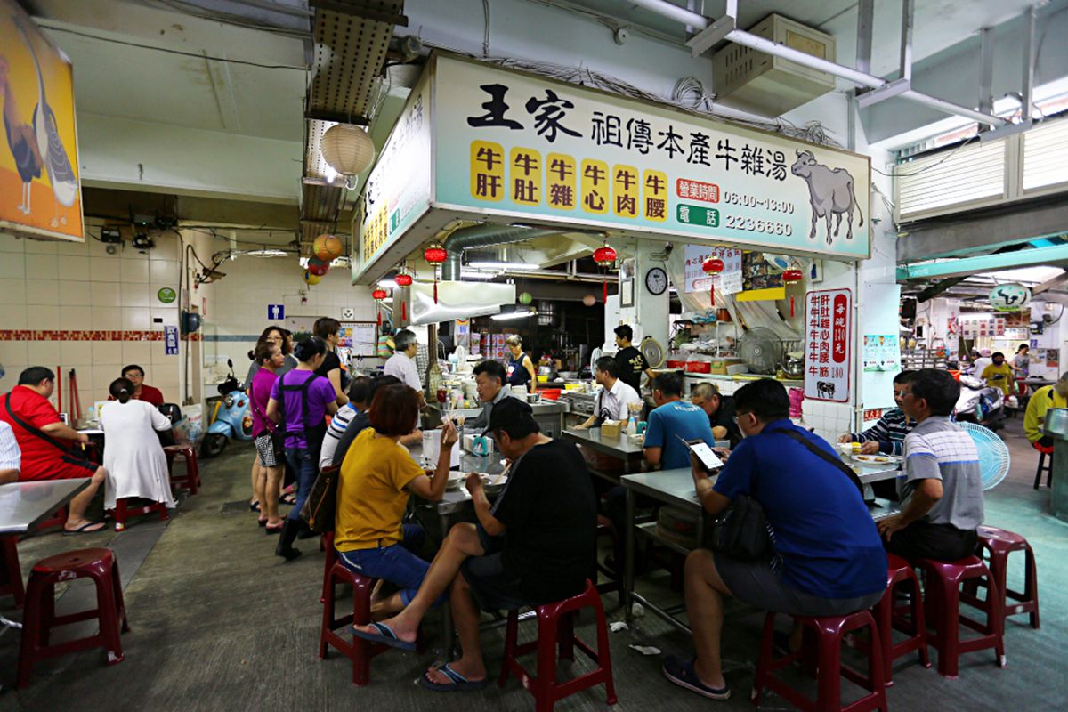 台南人也愛的嘉義市場美食！「溫體牛雜湯」四代老店，續湯免費