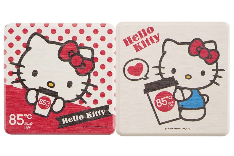 Hello Kitty迷準備再衝一波！85度C推飲料杯杯、手持風扇超萌超想收