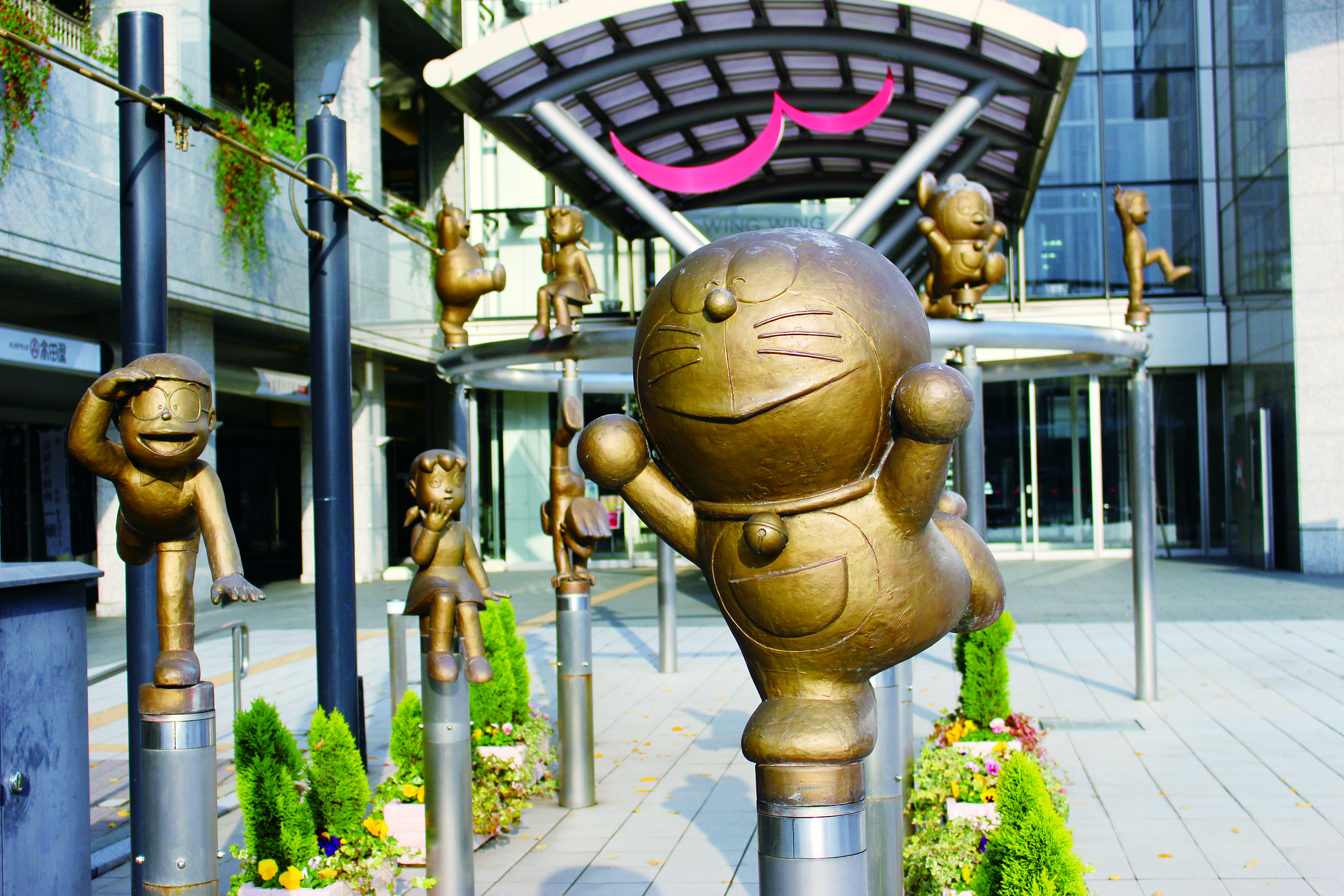 東京人週休衝這裡！富山縣6小鎮超好玩：哆啦A夢故鄉、美男子大佛、世界最美海灣