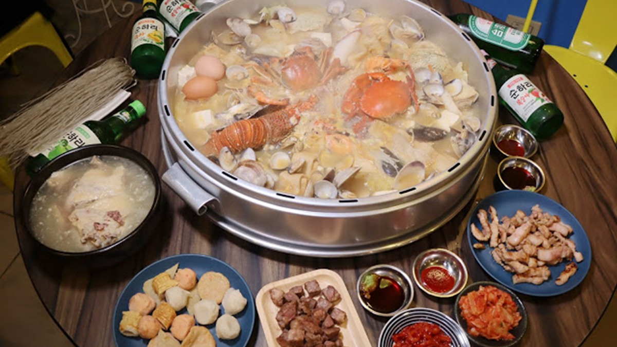 【新開店】肉品買一送一！首爾超人氣蒸籠海鮮鍋登台，大閘蟹、人蔘雞一起入鍋