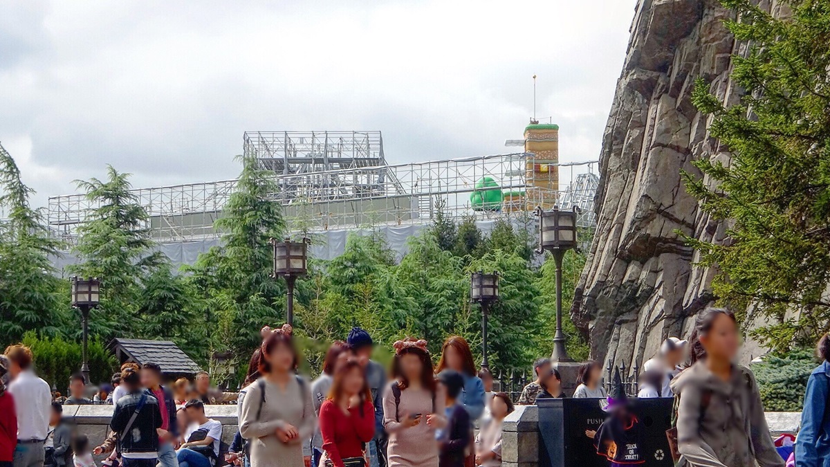 整座王國浮出來！大阪環球「任天堂樂園」將開幕，巨樹、金幣、問號方塊全曝光　
