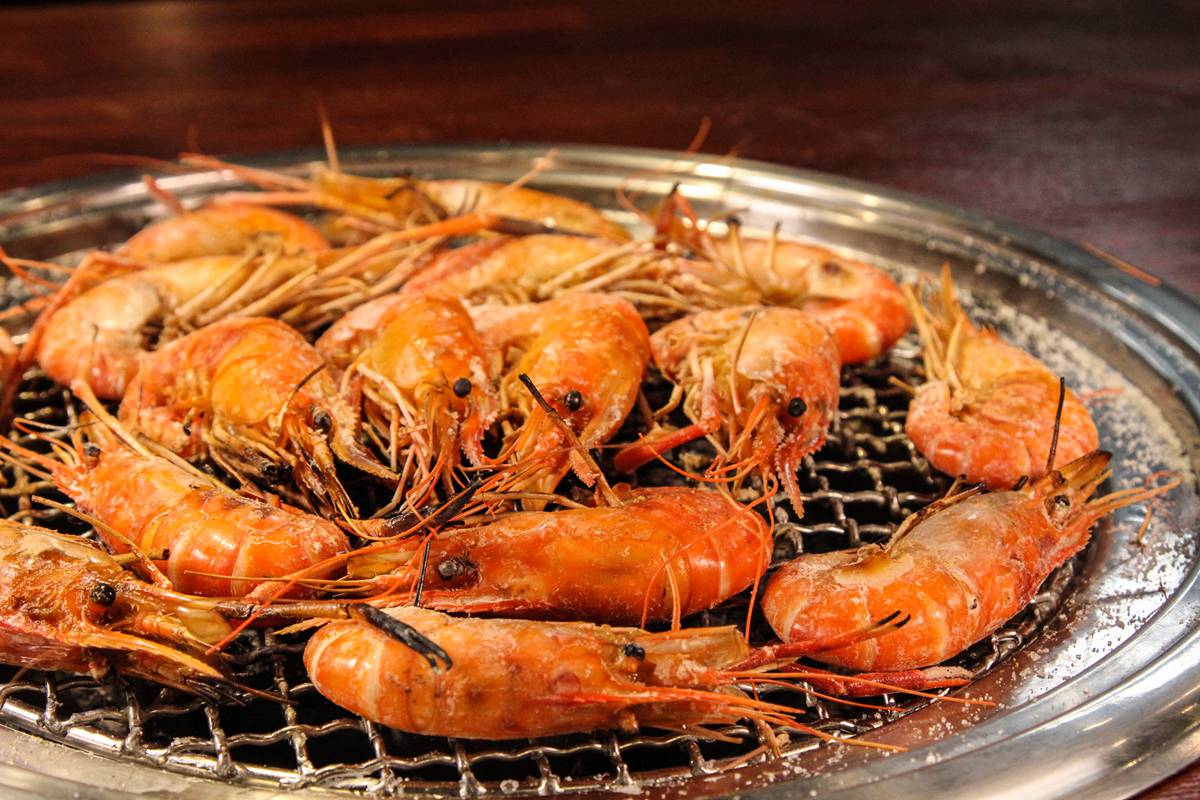 最狂「流水蝦」吃到飽！胡椒蝦、檸檬蝦、燒肉、海鮮任吃不加價