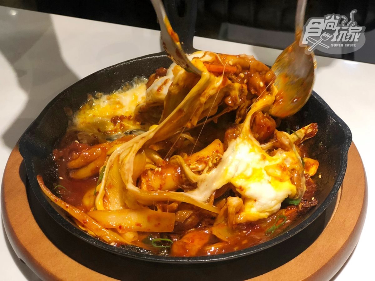 【新開店】嗑韓式炸雞了！韓劇鬼怪最愛「bb.q CHICKEN餐廳」登台，50道韓食每道都想試